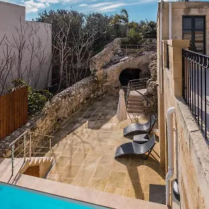 rabat-farmhouse-with-pool-and-cave.hotelssaintjulians.com/